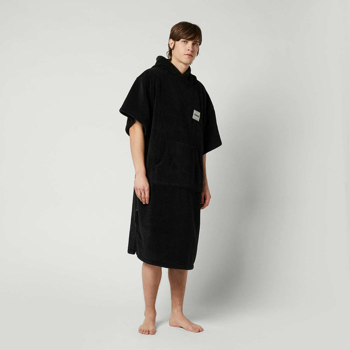 Teddy-Poncho Schwarz O-S Mystic 35018_240415_900_OS