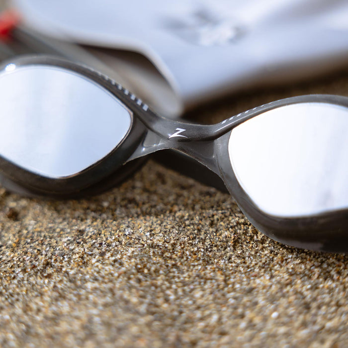 Schwimmbrille Tiger Titan Grau-Rot Gespiegeltes-Rauch Linsen Regular Zoggs 461094GYRDMSMR