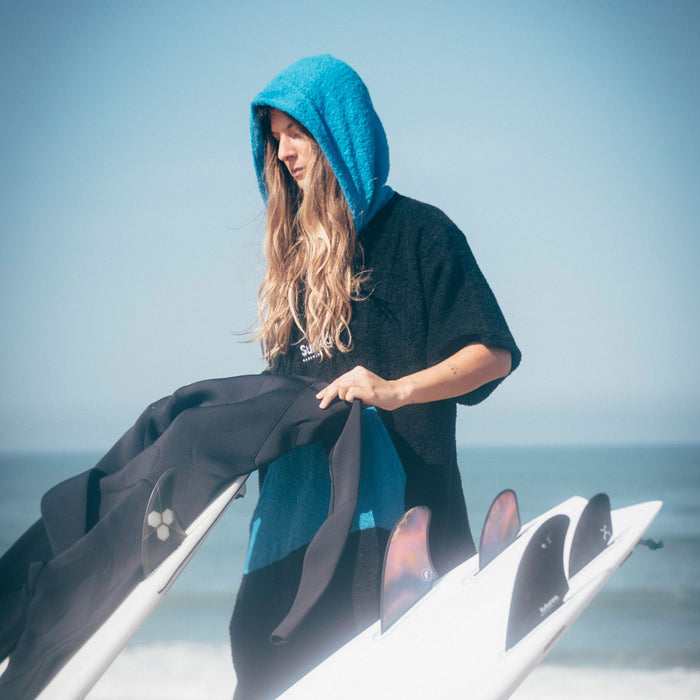 Poncho Schwarz-Cyan Surflogic 59802